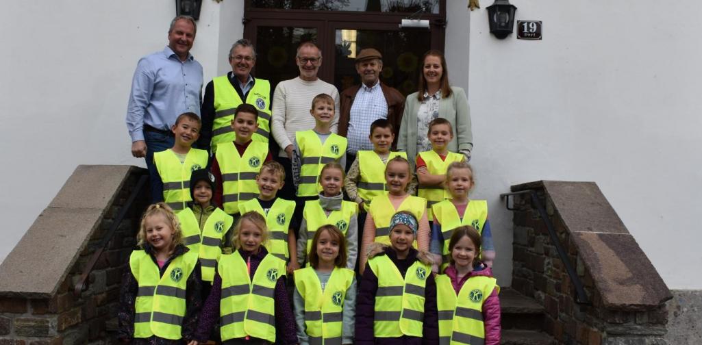 Übergabe_Warnwesten_Kiwanis1